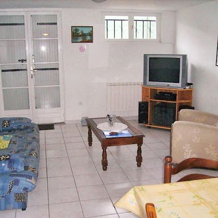 Appartement Charmant A Breuillet Avec Jardin Spacieux Esterno foto